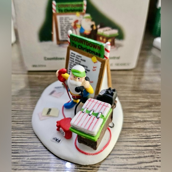 Department 56 Countdown To Christmas Mission - Picture 2 of 7